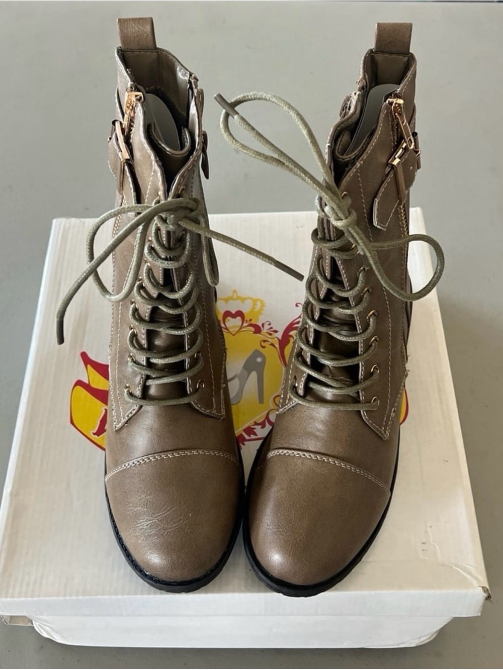 Women’s Lace-Up Combat Boots in Taupe Shoes Size 7